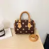 Bolsa Boston Retro de Bolinhas para Mulheres, Nova Moda Outono 2026 Versátil para o Dia a Dia e Trabalho Bolsa Transversal