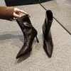 Botines de Tacón Alto Chuyuji Otoño/Invierno 2026 Nuevos Botines Versátiles Europeos y Americanos de Punta Fina Botas Delgadas de Tacón Fino Negro