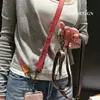 Lanyard Largo Cruzado para Teléfono, Ajustable y Resistente, Correa para el Cuello para Viajes al Aire Libre y Compras, Correa de Teléfono con Tarjetero, Moderno