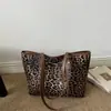 Cross2026 Bolso Nuevo para Mujer de Gran Capacidad Bolsa de Compras Bolso de Hombro Único de Alta Gama Bolso Tote de Mano a la Moda