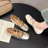 Zapatos Mary Jane plateados de doble hebilla nuevos para mujer 2026, zapatos casuales versátiles con diseño hueco, punta redonda, aumento interno de altura, corte bajo