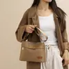 Bolsa Casual de Lona Lisa Simples para Mulheres, Nova Bolsa de Ombro Versátil com Múltiplas Camadas, Bolsa Transversal Estilosa para o Dia a Dia