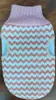 Toalla de baño creativa de doble cara con diseño de ondas de agua y agujero para el pulgar para frotar la espalda y exfoliar