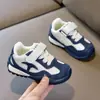 Tênis Esportivo Infantil Color Block 2026 Solado Macio Calçados Infantis Moda Masculina Casual Calçados Femininos Antiderrapante Treinamento Alemão Calçados de Bebê