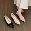 Primeiro Encontro Sapatos de Bico Fino Ji Wanwan 2026 Novo Design Francês Sapatos Rasos Elegantes para Mulheres Patchwork Delicado Versátil