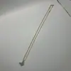 Colar Borboleta Pequena Versão Seiko Dourado Espesso Galvanizado Madrepérola Cinza Natural Versátil e Não Desbota Venda Direta de Fábrica e Entrega