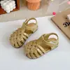 Sandalias para Niñas 2026 Verano Nuevo Estilo Sandalias Romanas de Punta Cerrada para Niñas Pequeñas Transpirables Antideslizantes Zapatos de Playa Sandalias para Niños
