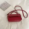 2026 Bolso Tejido Retro Bolso Cuadrado Pequeño para Mujer Sensación de Alta Gama Solapa con Letras Bolso Pequeño Correa de Hombro Desmontable Bolso de Hombro Único Bolso Cruzado