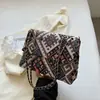 Bolsa Texelada de Grande Capacidade Bolsa Feminina 2024 Nova Fashionável Elegante Bolsa de Ombro ou Axila Bolsa Quadrada Pequena Casual para Mulheres