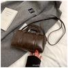 Bolsa Pequena Retrô Simples da Moda para Mulheres 2026 Novo Estilo Bolsa Boston de Nicho Bolsa Transversal para o Dia a Dia Bolsa Almofada