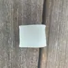 Bufanda Triángulo Original de Bloqueo para Objetos Pequeños jk Poliéster Algodón Bordada Color Sólido Hebilla Accesorios Versátil Persona Perezosa Bufanda Uniforme Gratis
