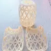 Coleção Completa de Acessórios para Lanternas do Festival do Meio do Outono: Lanternas de Flores, Pequenas Lanternas de Bambu Trançado, Lanternas de Poste de Madeira em Formato de Coelho, Lanternas com Borlas, Lanternas de Poste de Ferro, Etiquetas Penduradas, Dourado