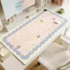 Alfombrilla de ratón calefactable de color crema, calentador de escritorio extragrande, diseño elegante para chicas, adecuada para escritorios de computadora de oficina, proporciona calor para las manos en invierno