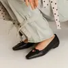 Sapatos Femininos de Bico Raso Estilo Novo Outono 2026 com Laço, Bico Quadrado, Salto Quadrado, Calce Fácil Confortável para o Dia a Dia, Couro Completo por Dentro e por Fora
