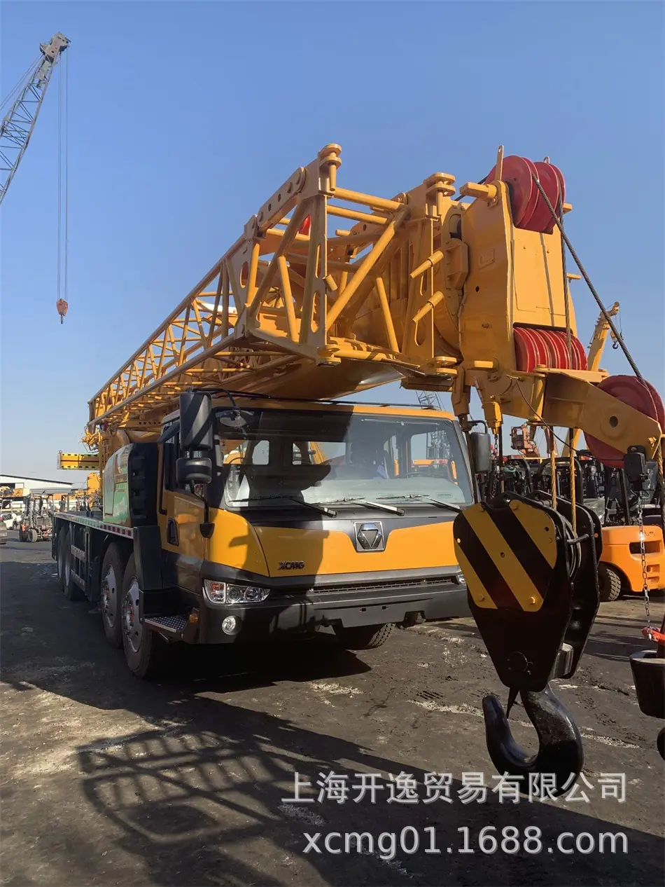 xcmg qy70k crane (1)