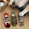 Zapatillas de entrenamiento retro alemanas versátiles de suela gruesa para mujer, nuevo modelo de otoño 2026, adecuadas para combinar con faldas, para personas menudas, zapatillas de caña baja de suela blanda