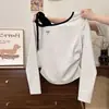 Camiseta Manga Longa Off-Shoulder com Estampa de Laço Estilo Coreano para Mulheres, Nova Versátil Slim-Fit para Primavera e Outono Ins