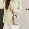 Moda Verão 2026 Transfronteiriça Versátil Design de Nicho Feminino Bolsa de Ombro Único Transversal Estilo Coreano Popular Bolsa para Celular