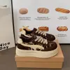 Tênis Casuais de Cano Baixo 2026 para Pessoas Baixas Moda Board Estudante Solado Grosso Cadarço Sapatos Outono/Inverno Estilo Coreano Feminino Sapatos Únicos
