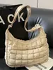 Bolso de Hombro de Moda Simple de Burbujas a Cuadros para Mujer, Bolso de Plumas de Alto Valor, Nuevo Simple de Moda Primavera 2026