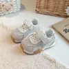 Zapatos Aggan para Niños Estilo Primavera y Otoño Suela Suave Antideslizantes Unisex Transpirables Versátiles Modernos Zapatos Deportivos Ligeros Zapatos Casuales para Niños