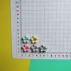 Superfície brilhante tridimensional com pétalas de flor de strass acessórios de cola creme DIY adorno de cabeça capa de celular acessórios para Crocs materiais