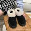 Botas de neve femininas para inverno 2026, modelo novo, com sola grossa, forradas de pelúcia, espessadas, tamancos quentes fáceis de calçar, sapatos baixos de algodão