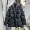 Ropa Nueva de Algodón de Invierno para Mujer de Longitud Media con Cinturón Chaqueta de Algodón Moderna