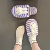 Chinelos de Pelúcia Coelho Listrado Dopamina Femininos Estilo Outono/Inverno 2026 Antiderrapantes para Casa e Ar Livre Quentes de Algodão com Biqueira Fechada