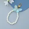 Llavero de Mariposa Acrílica de Colores para Niña, Cadena de Perlas Anti-pérdida para Teléfono Móvil, Colgante Decorativo para Funda de Auriculares