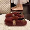 Calzado de invierno para mujer para exteriores, nuevo estilo de moda 2026, mocasines slip-on forrados de polar con diseño de media pantufla y soporte en el talón