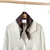 Novo Lenço Versátil de Cetim 2026 com Fecho Magnético, Lenço de Proteção para o Pescoço, Lenço Elegante de Alto Padrão com Laço de Borboleta