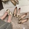 Zapatos Planos de Punta Francesa con Combinación de Colores y Boca Baja para Mujer 2024 Primavera y Otoño Nuevos Estilo Hada Suaves y Versátiles Zapatos Planos Beige