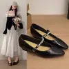 Zapatos Mary Jane de estilo francés con pedrería, punta fina y tacón medio, nuevo modelo primavera-verano 2026, corte bajo para combinar con faldas, con una sola tira de hebilla y tacón grueso