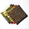 Atacado de fábrica transfronteiriço europeu e americano leopardo estampa lenço de algodão lenço de cabeça de equitação ao ar livre vestido de equitação lenço facial multifuncional hip hop lenço quadrado
