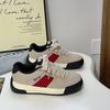 Baikuang Versión Hong Kong anti-cuero terciopelo otoño 2024 nuevo costura suela gruesa casual zapatillas de entrenamiento alemanas zapatillas de skate para mujer B- 9372