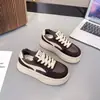 Nuevos Zapatos de Lona para Mujer Otoño/Invierno Suela Gruesa Versátiles Casuales Deportivos Zapatos de Skate Cómodos de Fondo Plano Zapatos para Estudiantes Para Personas Bajas
