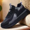 Sapatos Masculinos, Novos Modelos de Inverno, Tênis Esportivos Acolchoados com Algodão e Espessos, Sapatos Quentes de Algodão com Forro de Lã, Sapatos Casuais de Corrida Masculinos de Couro de Comércio Exterior