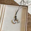 Colar com pingente geométrico em cordão de couro estilo coreano, moda de nicho de alta qualidade, corrente simples para suéter, único e versátil, acessório elegante