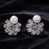 Pendientes Sencillos de Estilo Coreano Yanbai, Nuevos Pendientes Exquisitos de Copo de Nieve con Circonita y Perla de Imitación, Pendientes de Botón de Alto Nivel con Temperamento de Socialité para Mujer