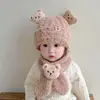 Conjunto de Dos Piezas de Bufanda y Gorro de Oso de Terciopelo Teddy para Otoño e Invierno, Set Cálido de Doble Pompón con Orejas de Dibujos Animados para Niños y Niñas