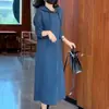 Vestido Suéter com Capuz Azul para Mulheres, Estilo Comuter Outono e Inverno, Elegante e Rejuvenescedor, com Bolsos, Cintura Solta, Vestido Longo Evasê Emagrecedor