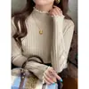 Camiseta base azul de cuello medio alto para mujer, nuevo top de suéter de punto con volantes para otoño e invierno 2026