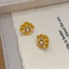 Formato de Concha de Sereia Incrustado com Pérolas e Zircônias Banhado em Cobre com Ouro Real 18K Agulha de Prata 925 Luxo Acessível Versátil Brincos Brincos