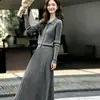 Traje de Punto Texturizado de Canalé Rojo para Mujer, Nuevo Conjunto Casual de Dos Piezas con Solapa, Top y Falda, Otoño 2026