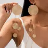 Brincos de Franja Redondos Estilo Metal Europeu e Americano Transfronteiriços, Brincos de Luxo Leve de Alta Qualidade para Mulheres, Design Único