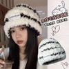 Gorro de Tricô Listrado Fofo para Mulheres, Novo Estilo Outono e Inverno, Faz o Rosto Parecer Menor, Engrossado para Aquecimento, Circunferência da Cabeça Grande, Gorro Slouchy com Proteção para as Orelhas