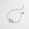 Pulseira de Joias para Lançamento de Novo Produto Transfronteiriço Ins Simples Feminina Design de Nicho Aço Inoxidável Pingente de Abelha Cortado