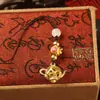 Llavero de tetera mini con forma de corazón de latón, diseño original, correa para teléfono tejida a mano, cordón para llaves, accesorio para llave de coche