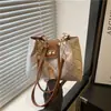 Bolsa Tote Rombos Estilo Novo de Verão com Corrente, Textura Simples e Luxuosa, Bolsa de Mão para Trabalho e Deslocamento, Bolsa de Ombro Único Transversal